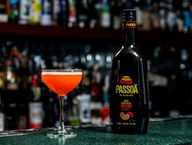 passoa PSM withbottle bar coupeglass Medium